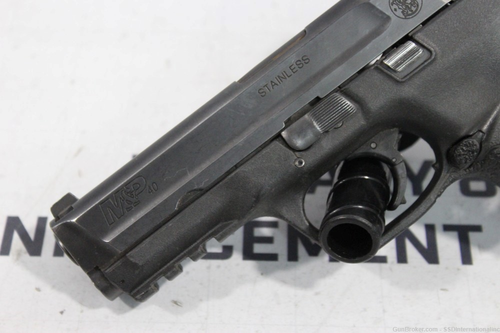 Smith & Wesson M&P40 with Holster-img-4