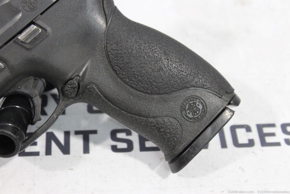 Smith & Wesson M&P40 with Holster-img-2