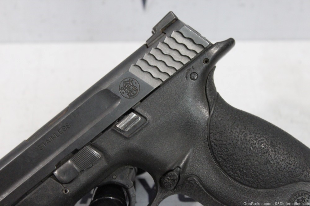 Smith & Wesson M&P40 with Holster-img-3