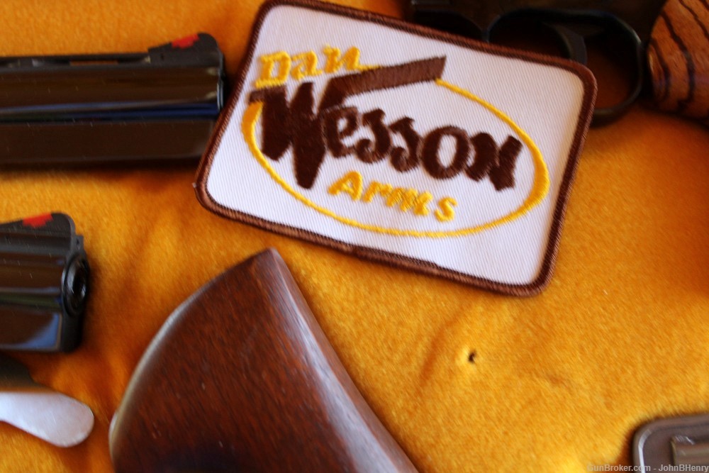 Dan Wesson 22LR Revolver with 4 Barrels, Extra Grips, Belt Buckle , Case -img-5