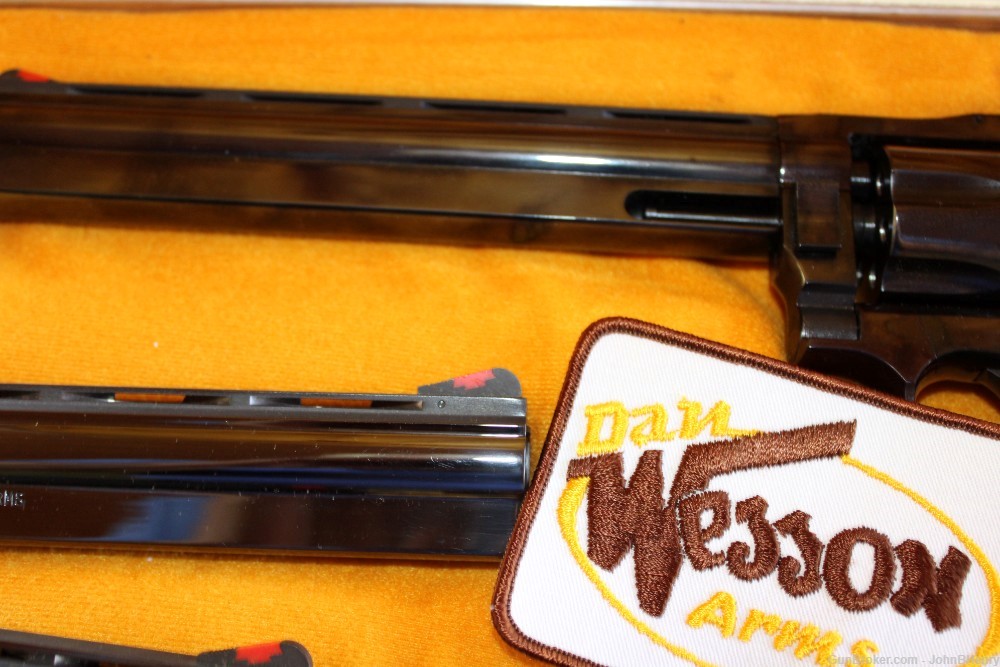 Dan Wesson 22LR Revolver with 4 Barrels, Extra Grips, Belt Buckle , Case -img-4
