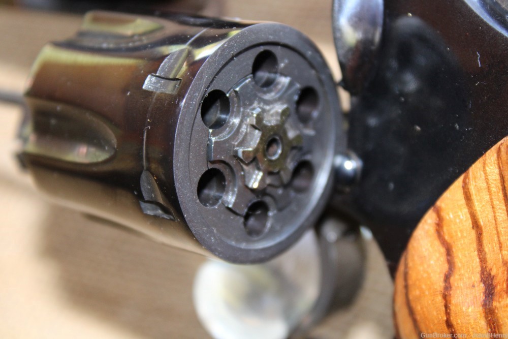 Dan Wesson 22LR Revolver with 4 Barrels, Extra Grips, Belt Buckle , Case -img-19