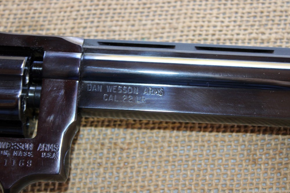 Dan Wesson 22LR Revolver with 4 Barrels, Extra Grips, Belt Buckle , Case -img-15