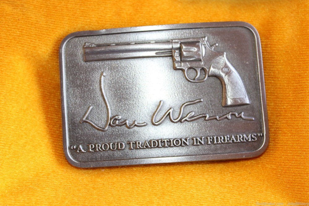Dan Wesson 22LR Revolver with 4 Barrels, Extra Grips, Belt Buckle , Case -img-6