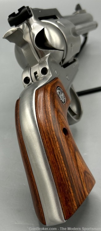 Ruger New Model Super Blackhawk .44 Magnum 5.5" Satin Stainless Steel 44MAG-img-3
