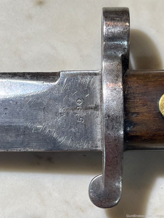 A Victorian Era British Pattern of 1888 bayonet, wrong scabbard -img-10