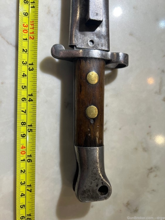 A Victorian Era British Pattern of 1888 bayonet, wrong scabbard -img-13