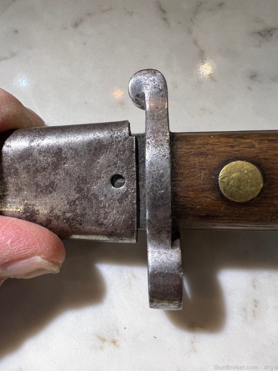 A Victorian Era British Pattern of 1888 bayonet, wrong scabbard -img-14