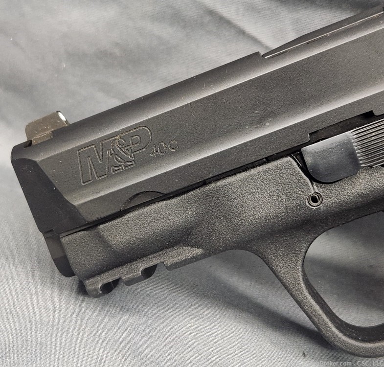 Smith & Wesson M&P40c pistol .40 S&W with box-img-4