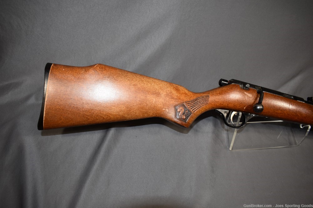 Marlin Glenfield Model 15 - .22 S/L/LR Bolt-Action Rifle w/ Squirrel Decor -img-1