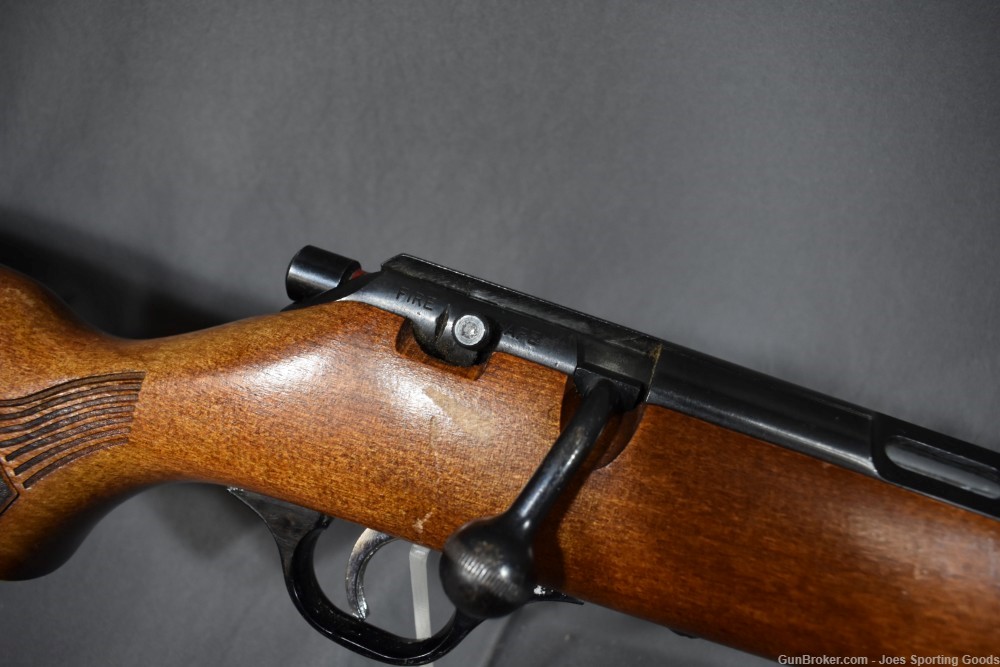 Marlin Glenfield Model 15 - .22 S/L/LR Bolt-Action Rifle w/ Squirrel Decor -img-5