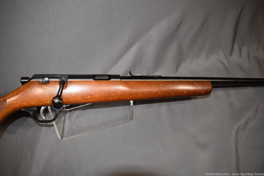 Marlin Glenfield Model 15 - .22 S/L/LR Bolt-Action Rifle w/ Squirrel Decor -img-2