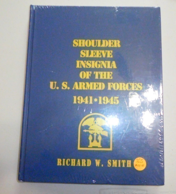 Book Shoulder Sleeve Insignia of the US Armed Forces by Smith-img-4