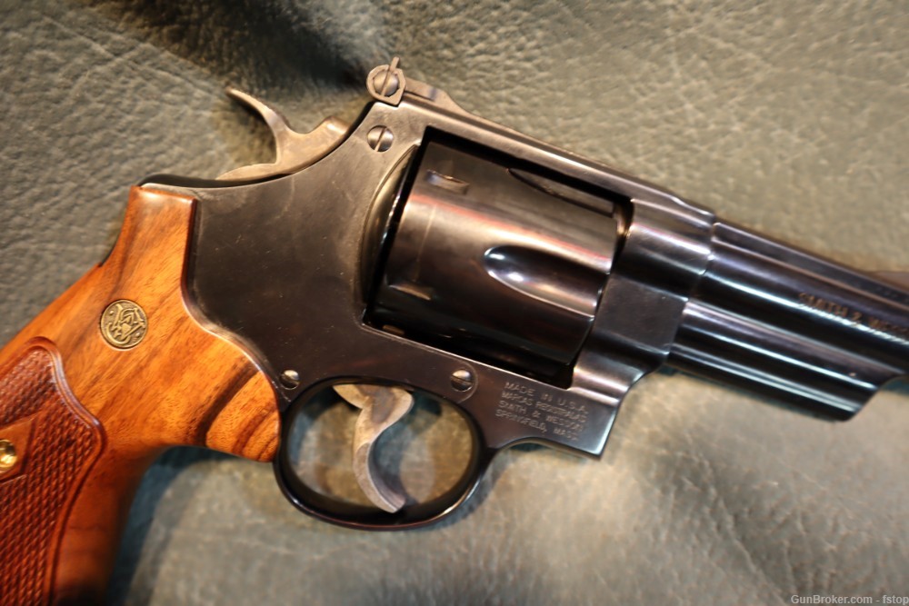 S+W 57 Classic 41Mag 4" barrel,as new in the box-img-4