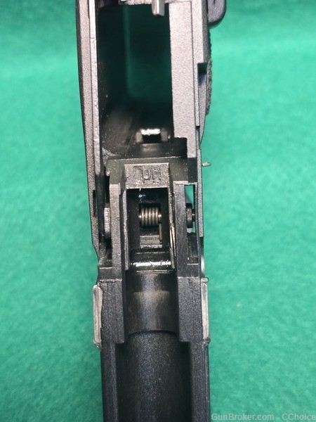 Heckler & Koch USP Compact .40 S&W-img-11
