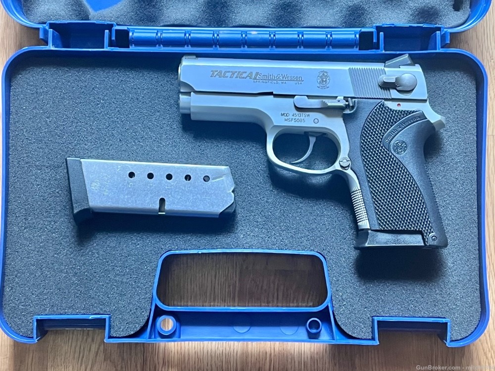 Smith and Wesson 4513 TSW -img-0