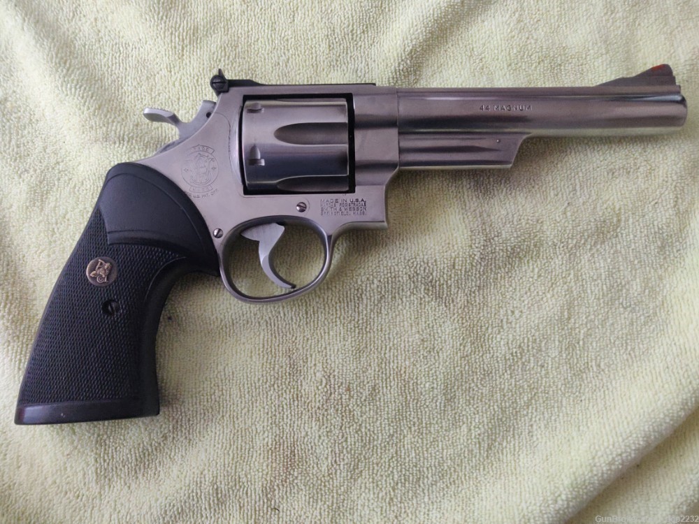 Smith & Wesson 44 MAGNUM Model 629-1 revolver-img-0