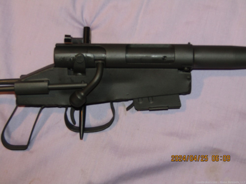 H&R, M4, 18 1/2 inch barrel, chambered for 22 K-Hornet, 4 shot magazine -img-2