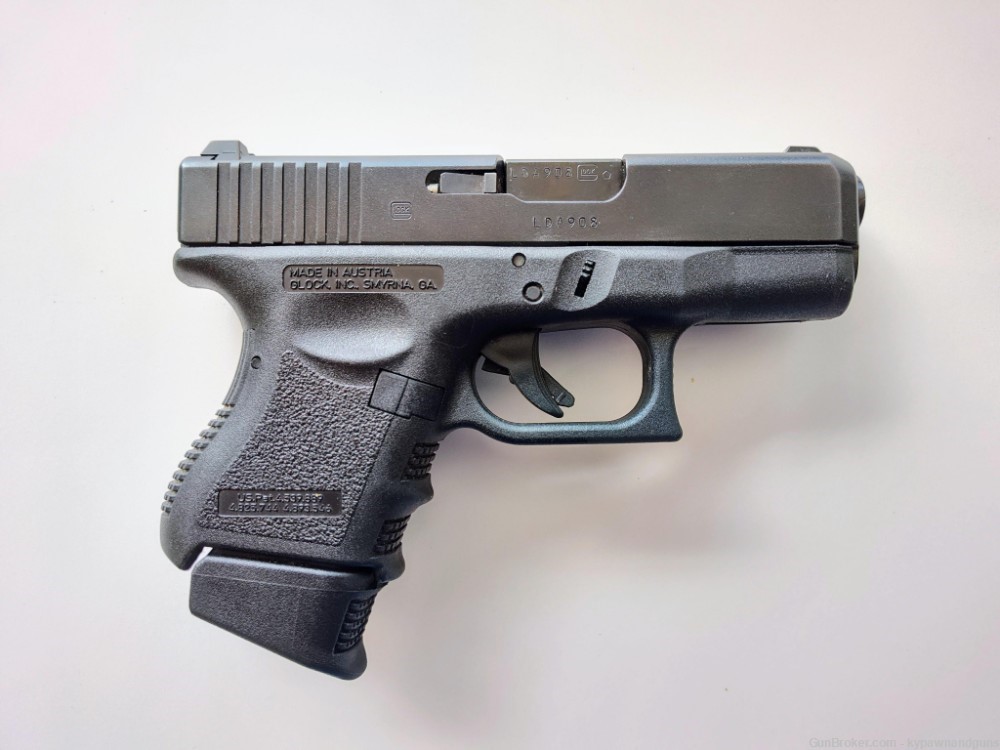 Glock 27 Gen 3 .40 S&W Pistol-img-1