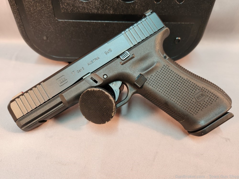 *POLICE TRADE IN* GLOCK 17 MOS GEN5 9MM USED! PENNY AUCTION!-img-0