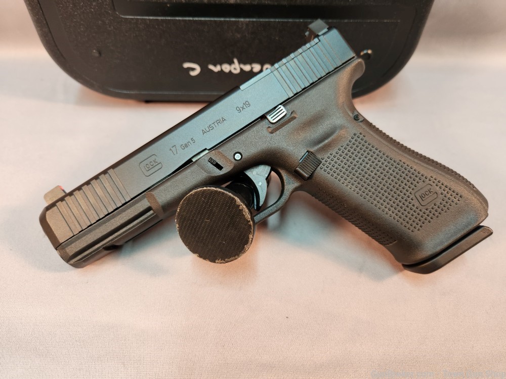 *POLICE TRADE IN* GLOCK 17 MOS GEN5 9MM USED! PENNY AUCTION!-img-0