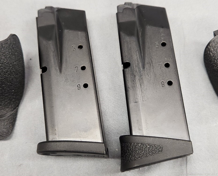 Two Smith & Wesson M&P40c magazines 10rds each with backstraps-img-2