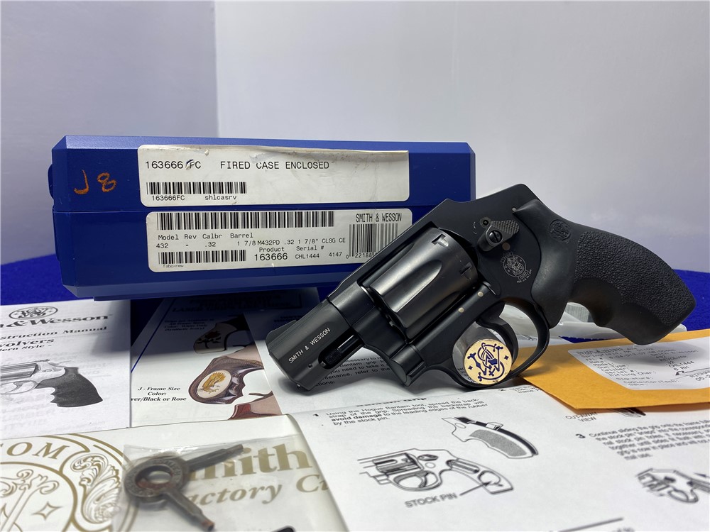 Smith Wesson 432PD .32 H&R Mag Blk *LIGHTWEIGHT HIGH PERFORMANCE SIDEARM*-img-0