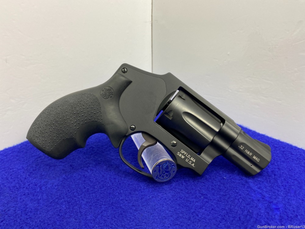 Smith Wesson 432PD .32 H&R Mag Blk *LIGHTWEIGHT HIGH PERFORMANCE SIDEARM*-img-16
