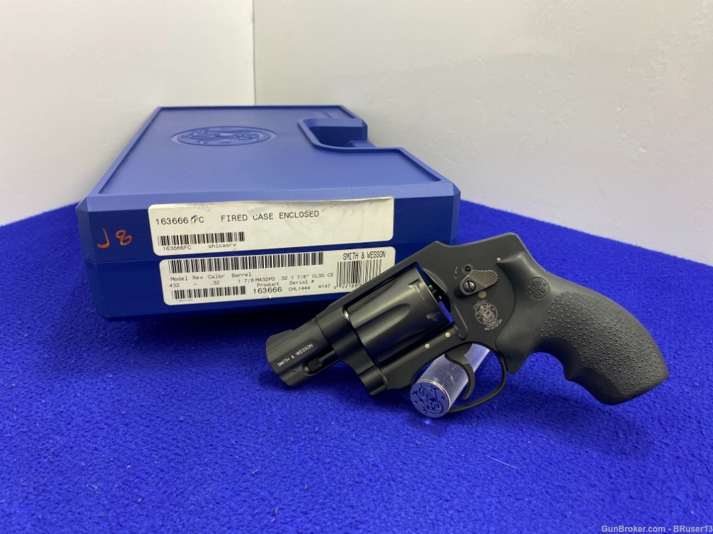 Smith Wesson 432PD .32 H&R Mag Blk *LIGHTWEIGHT HIGH PERFORMANCE SIDEARM*-img-2