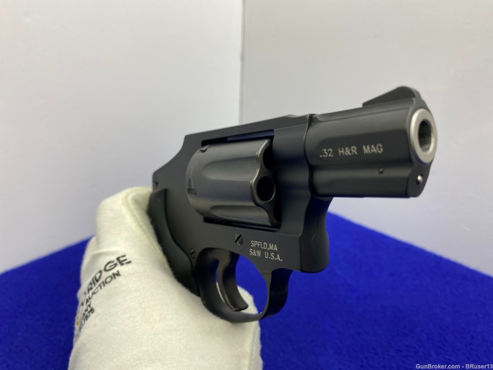 Smith Wesson 432PD .32 H&R Mag Blk *LIGHTWEIGHT HIGH PERFORMANCE SIDEARM*-img-42