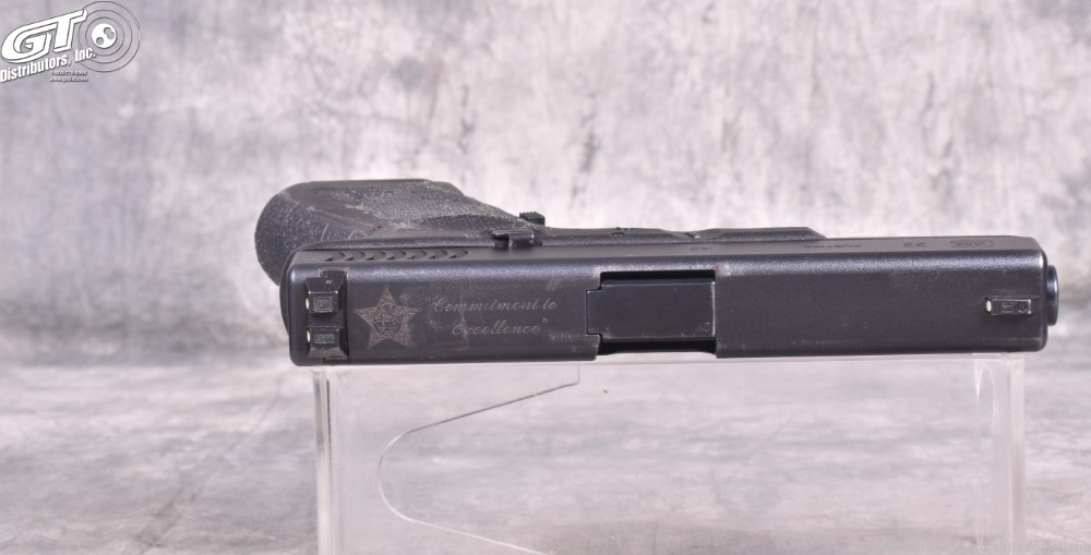Glock 22 RTF2 .40 S&W with three magazines-img-4
