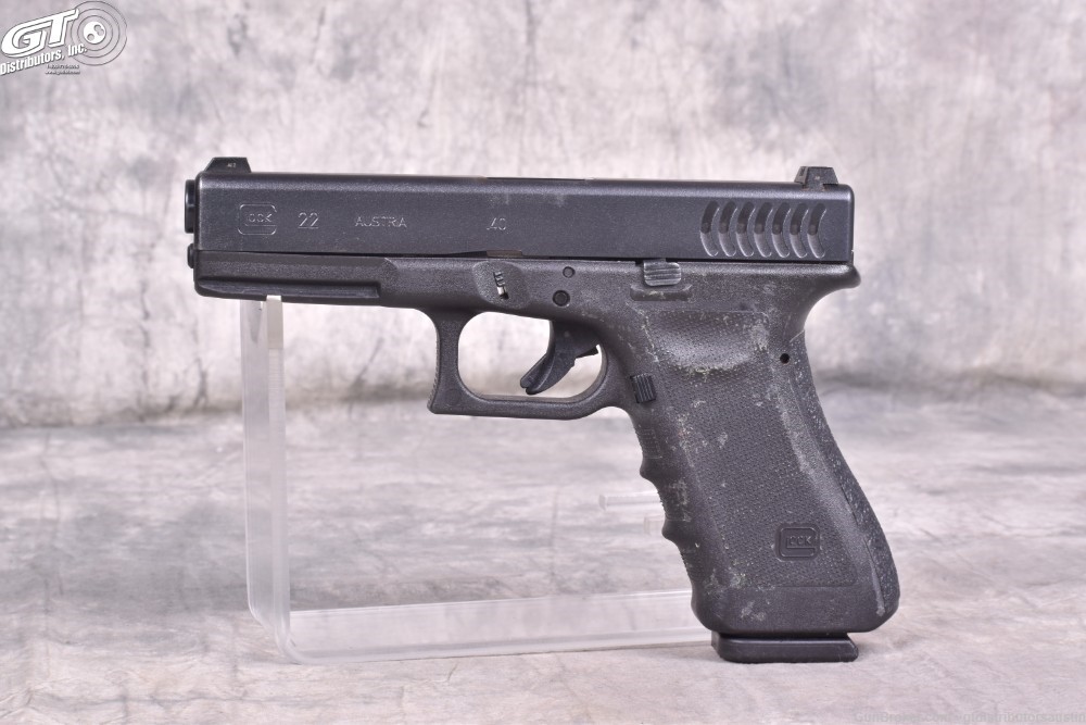 Glock 22 RTF2 .40 S&W with three magazines-img-1