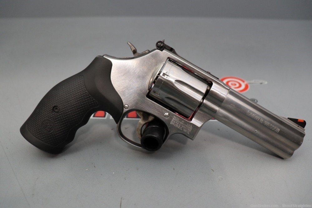 Smith & Wesson Model 686-6 (7-Shot) .357 Mag 4" w/Box -img-2