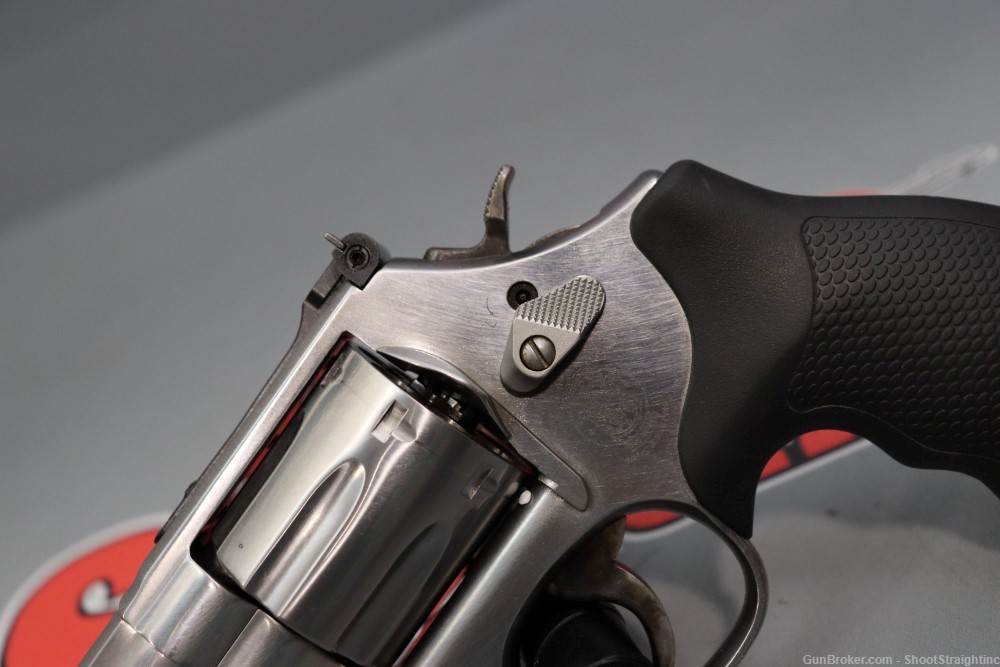 Smith & Wesson Model 686-6 (7-Shot) .357 Mag 4" w/Box -img-4