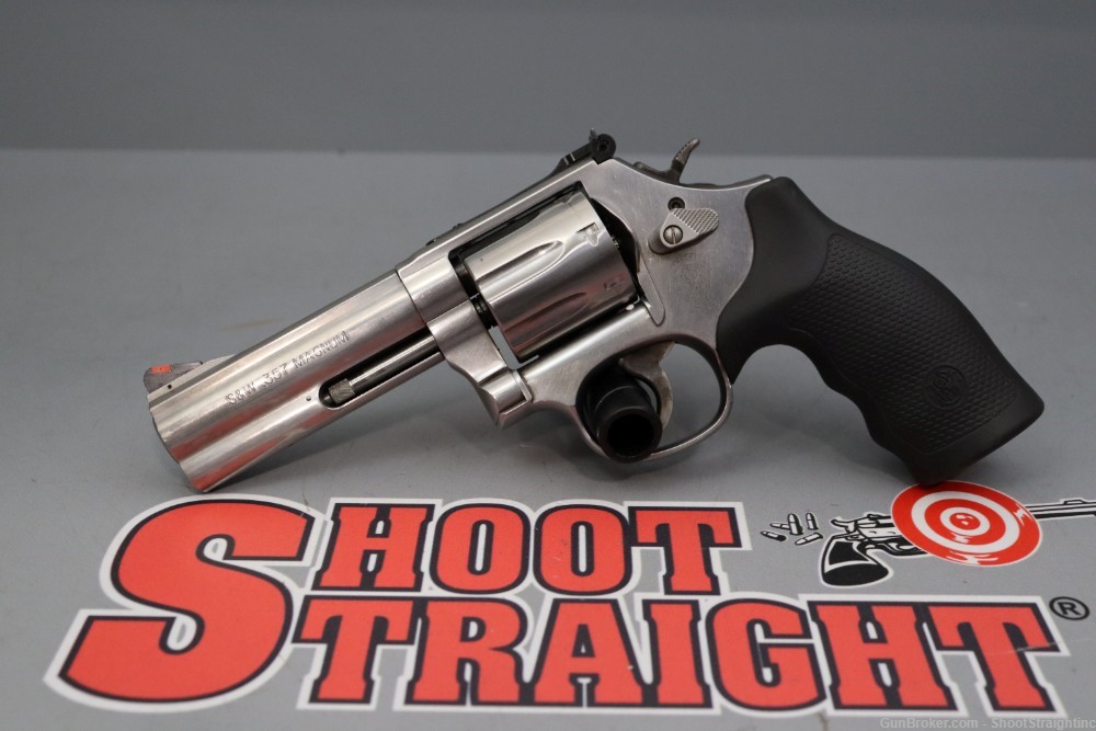 Smith & Wesson Model 686-6 (7-Shot) .357 Mag 4" w/Box -img-0