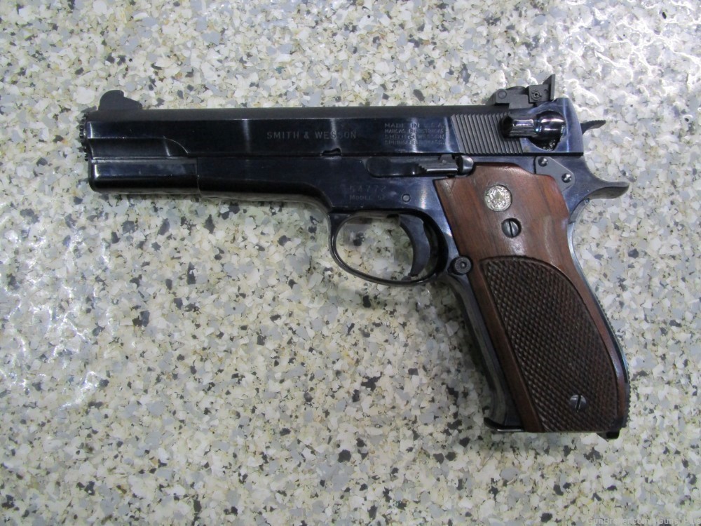 RARE Smith and Wesson 52 No Dash 38 Special semi auto pistol original box-img-3