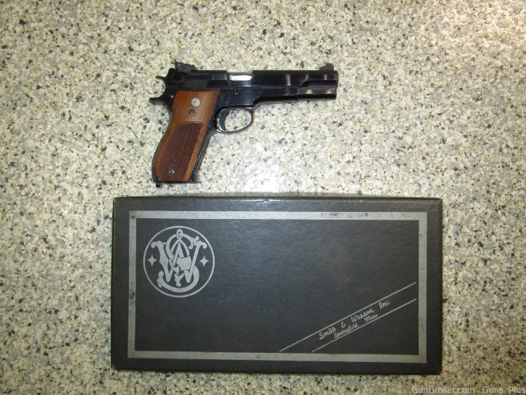 RARE Smith and Wesson 52 No Dash 38 Special semi auto pistol original box-img-0