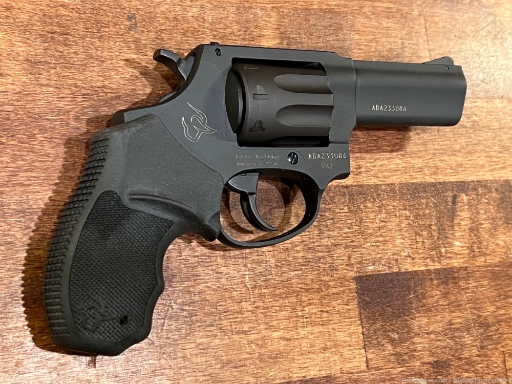 Taurus 942 22 LR Revolver 8-rd 22LR penny-img-2