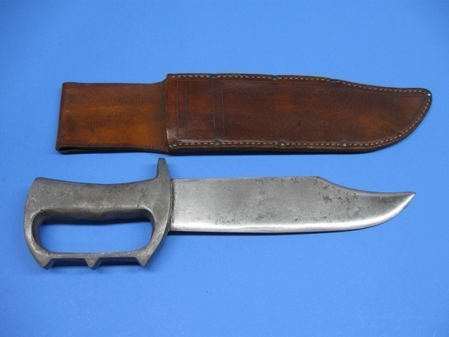 AUSTRIALIAN WWII KNUCKLE TRENCH FIGHTING KNIFE WITH SCABBARD-img-0
