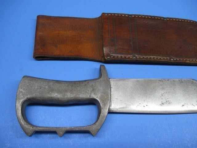 AUSTRIALIAN WWII KNUCKLE TRENCH FIGHTING KNIFE WITH SCABBARD-img-2