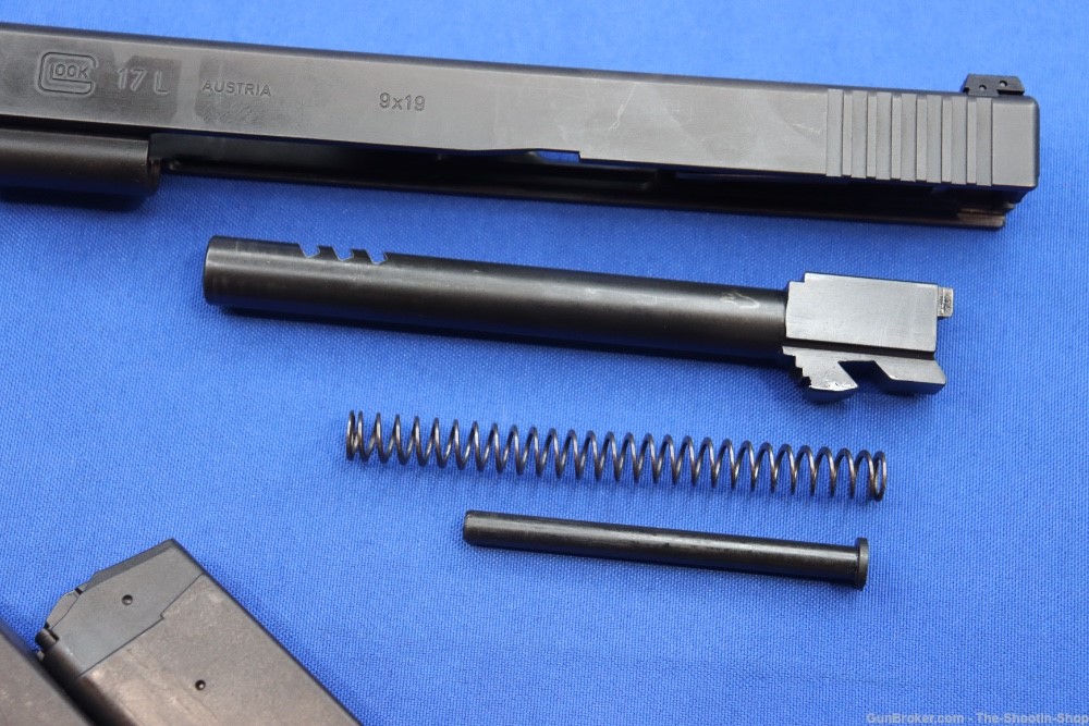 Glock Model G17L GEN1 Pistol G17 LONG SLIDE GEN 1 MAY 1988 9MM 6" Ported-img-37