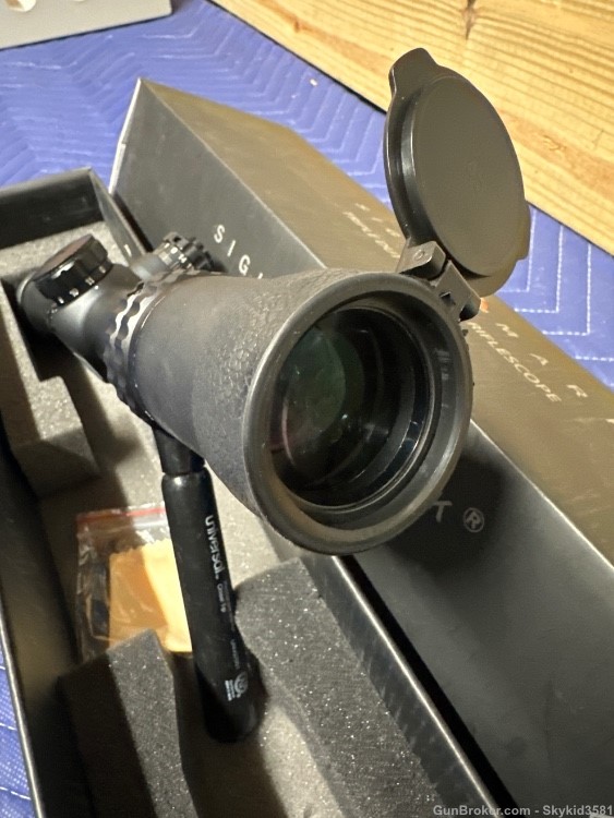Sightmark scope used- almost new condition -img-1
