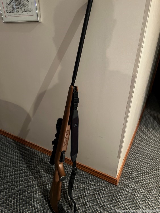 Benjamin 22 caliber air rifle-img-1