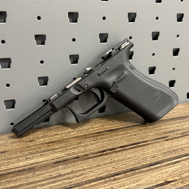 Glock 17 Gen 5 Frame 9mm Penny Auction Clean - Must Read -img-0