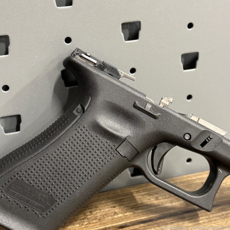 Glock 17 Gen 5 Frame 9mm Penny Auction Clean - Must Read -img-7