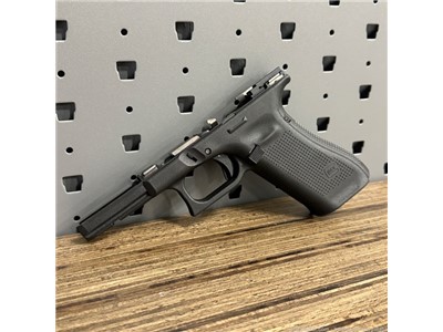 Glock 17 Gen 5 Frame 9mm Penny Auction Clean - Must Read 