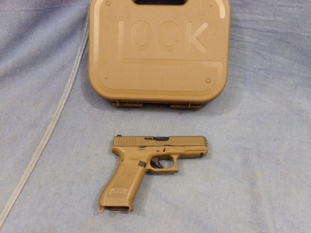 Glock 19x, 9mm w/ 3 mags -img-2