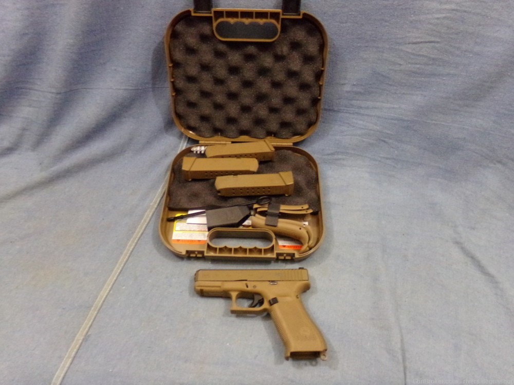 Glock 19x, 9mm w/ 3 mags -img-1