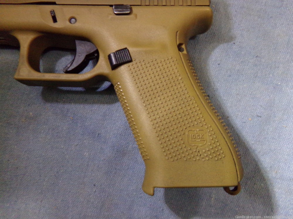 Glock 19x, 9mm w/ 3 mags -img-7