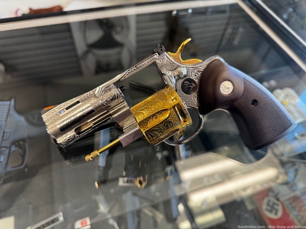 Colt Python .357 Fully Engraved with 24k Gold Plated accents-img-8